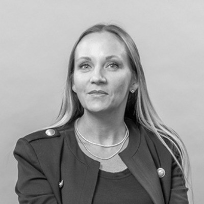 headshot of Julia Sanders
