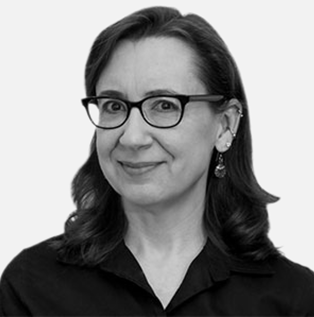 headshot of Julianne Dunphy